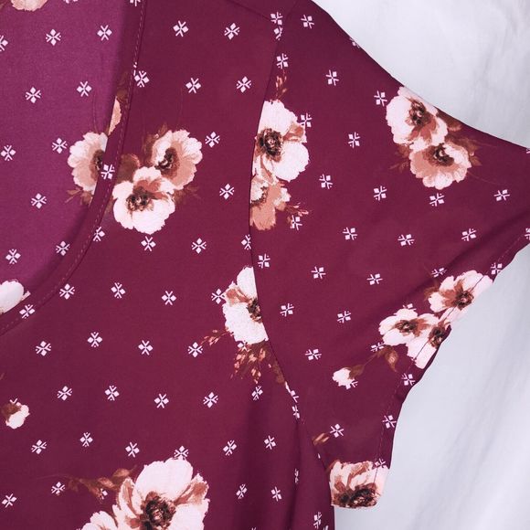 Torrid Blouse Womens 1X Burgundy Floral Print Chiffon - Picture 4 of 10